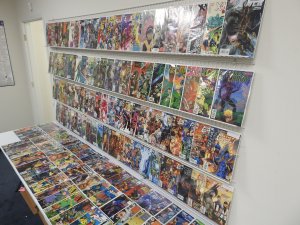 Huge Lot 150+ Comics W/ Batman, Spiderman, Justice League, +More AVG VF-