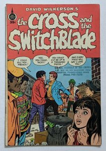 The Cross And The Switch Blade (1972 Spire) FN+ 6.5 Al Hartley cover and art  