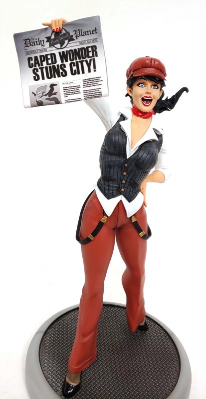 DC Comics Bombshells Lois Lane Statue