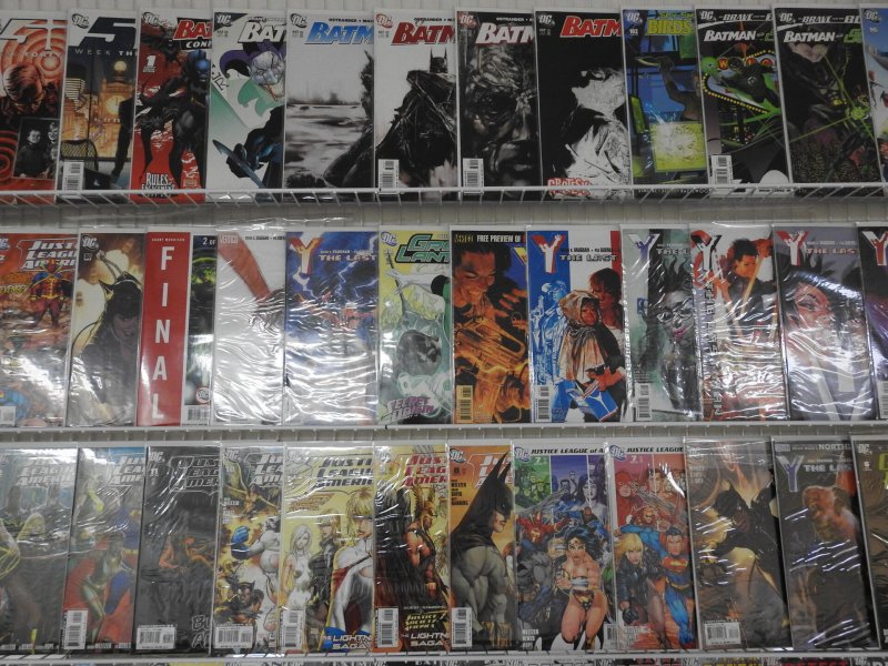 Huge Lot of 170 Comics W/ Batman, The Flash, Robin Avg VF- Condition!