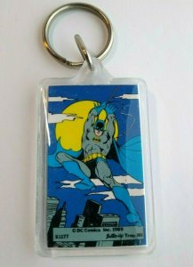 Batman Swinging Keychain 1989 Original Licensed Official DC Comics Button Up 