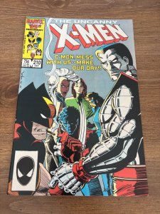 Uncanny X-Men # 210 VF/NM Marvel Comic Book Wolverine Storm Beast 19 J437