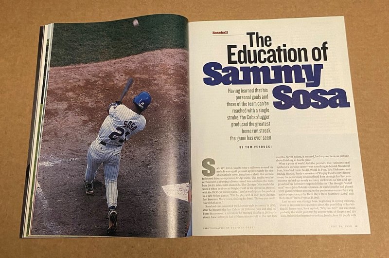 Sports Illustrated ( 7.5 VFN-) )  Sammy Sosa  /  June 1998