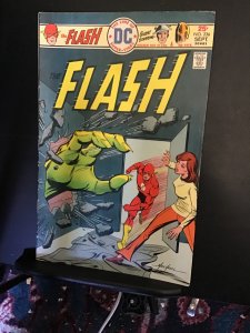 The Flash #236  (1975)  Midgrade golden age flash, Dr. Fate Key! FN Wow