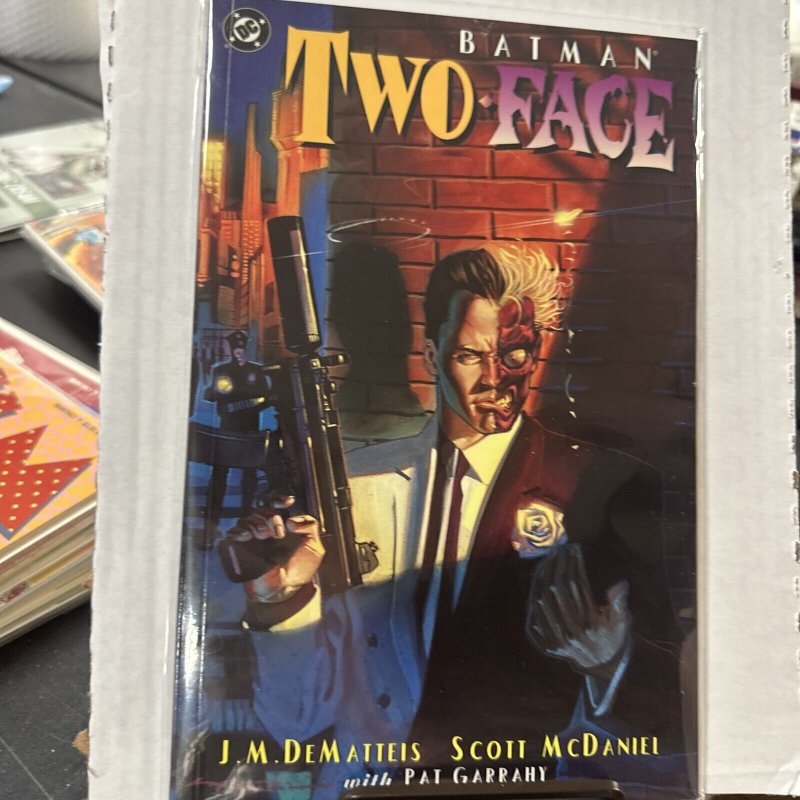 BATMAN TWO-FACE, CRIME AND PUNISHMENT, DC, J.M. DEMATTEIS, SCOTT MCDANIEL, 1995