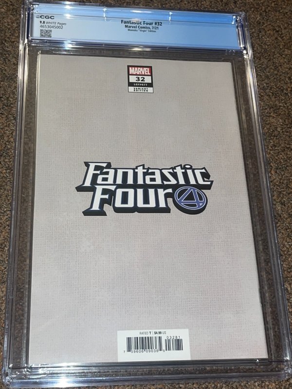 Fantastic Four 32 (2021), Momoko 1:100 Virgin Variant Cover CGC Graded 9.8