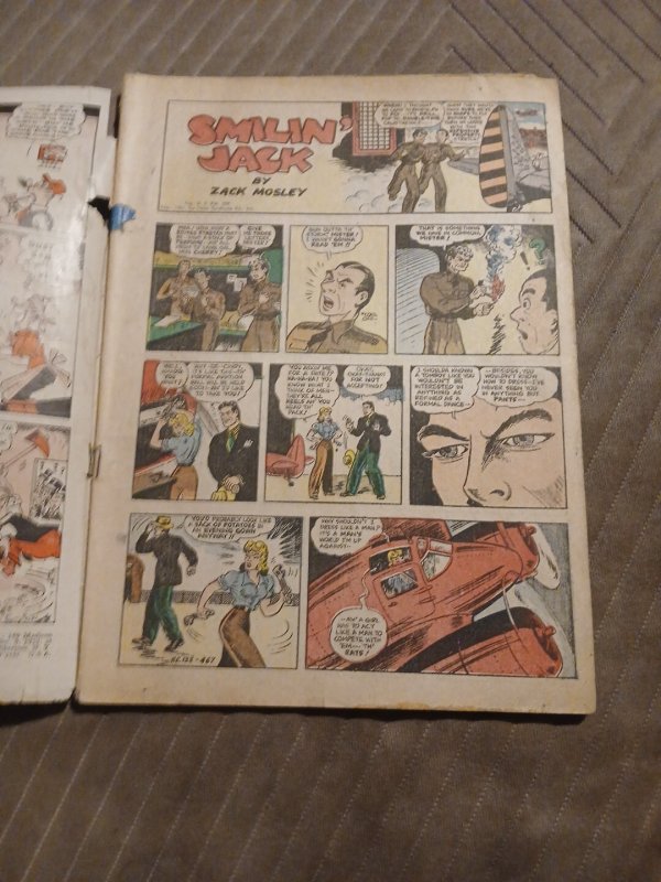 Popular Comics #125  Golden Age Felix the Cat Dell 1946 Precode Violence Gun Cvr