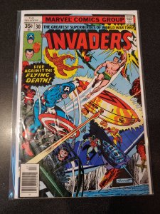 THE INVADERS #30 BRONZE AGE HIGH GRADE VF/NM