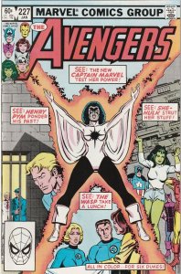 The Avengers # 227 NM- Marvel 1983 Monica Rambeau Joins The Avengers [I7]