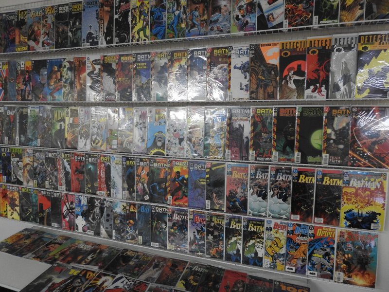 Huge Lot 140+ Comics W/ Batman, Flash, Eternal Warrior, +More! Avg VF Condition!