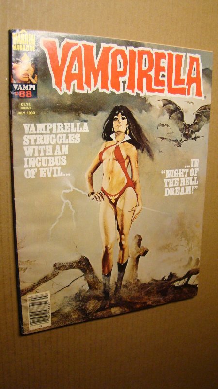 VAMPIRELLA 88 'DARK' COVER CLASSIC WARREN SCARCE CREEPY EERIE FAMOUS MONSTERS