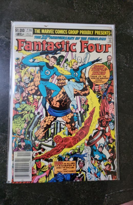 Fantastic Four #236 (1981) CLASSIC JOHN BYRNE COVER ART