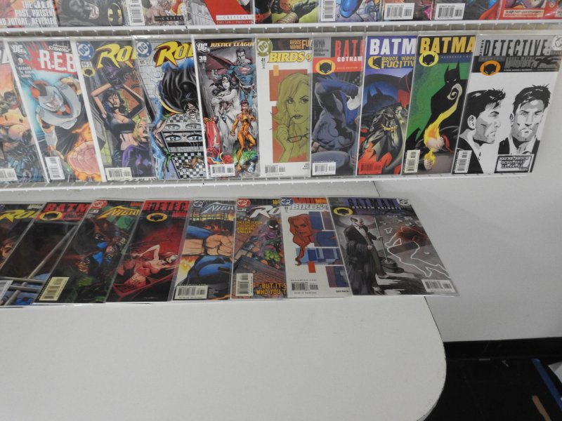 Huge Lot 140+ Comics W/ JLA, Batman, Robin, Avengers+ Avg VF- Condition!