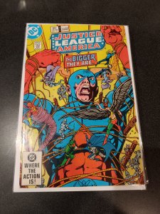 Justice League of America #215 (1983)