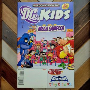 DC KIDS MEGA SAMPLER: FCBD #1 (DC Comics 2009) High Grade / No Stamp Tiny Titans