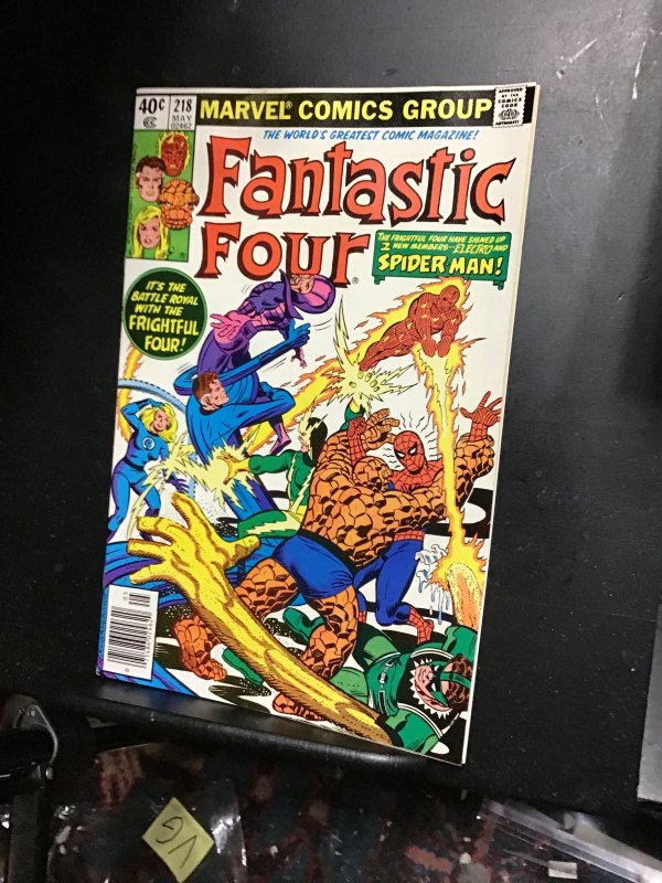 Fantastic Four #218 (1980) Spider-Man and FF vs Frightful Four!  Byrne Art! NM-
