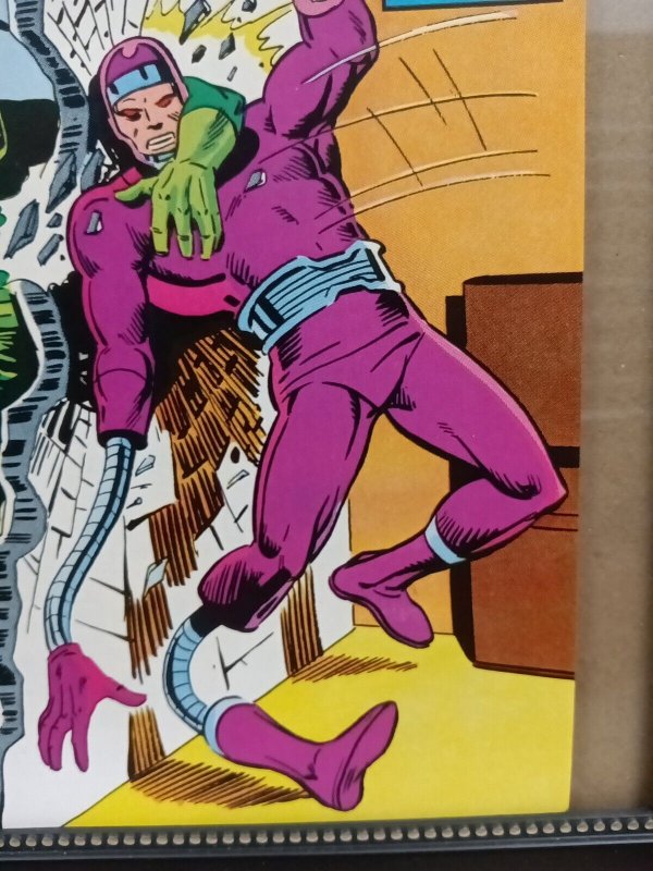 MACHINE MAN #14 VF/NM  MARVEL COMICS *1979* P03