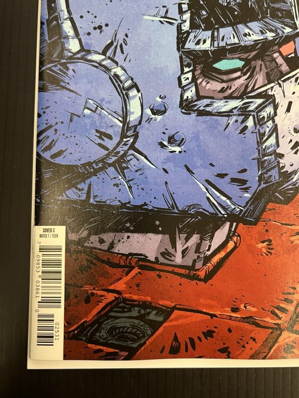 TRANSFORMERS #25 CVR C 1:10 CORONA VAR IMAGE 2025 NM+ IN-HAND PROSHIPPER