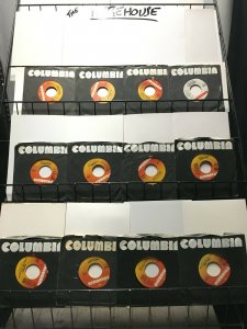 21 Columbia 45s - Chicago, Streisand, Joel, Bangles, Willie Nelson, MORE! G Cond