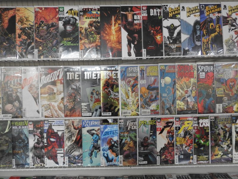 Huge Lot 140+ Comics W/ Batman, Spider-Man, Avengers, +More! Avg VF Condition!