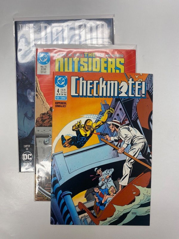 3 DC COMICS The Last God #6 The Outsiders #11 Checkmate #4 82 KM5
