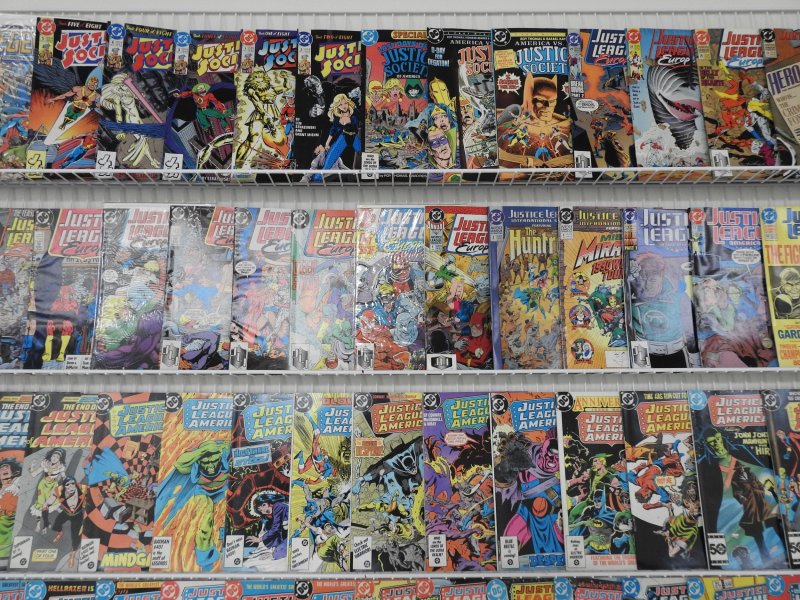 Huge Lot 180+ Comics W/ Justice League, Legends, Justice Society+ Avg Fine Cond!