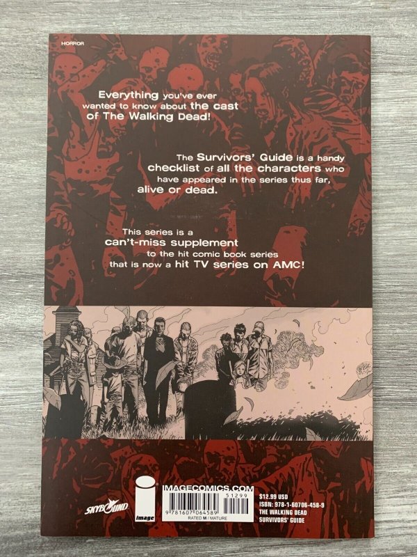 2012 THE WALKING DEAD Survivor's Guide SC VF 8.0 2nd Image Printing