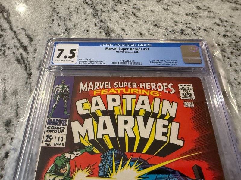 Marvel Super Heroes # 13 CGC Graded 7.5 Marvel Comic Book Captain Marvel JH27