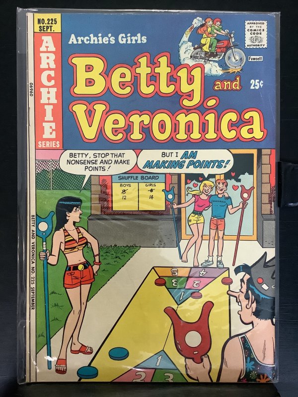 Archie's Girls Betty and Veronica #225 (1974)