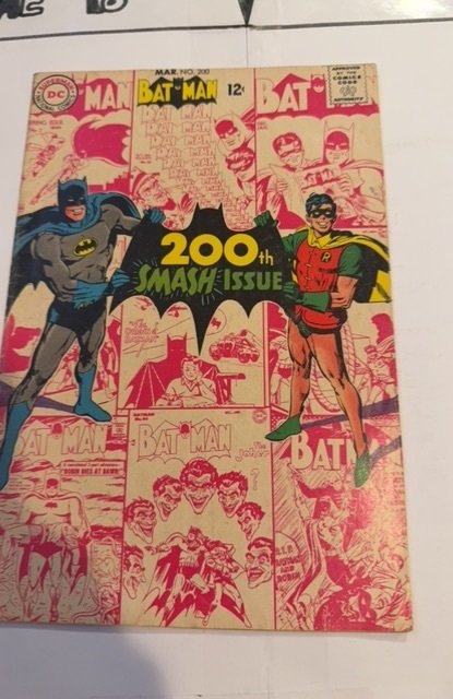 Batman #200 (1968)anniversary issue w scarecrow Needs a little cleaning-covet