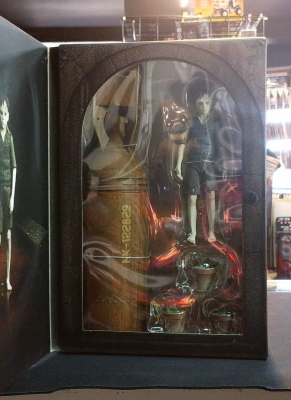 Santi The Devil's Backbone NECA
