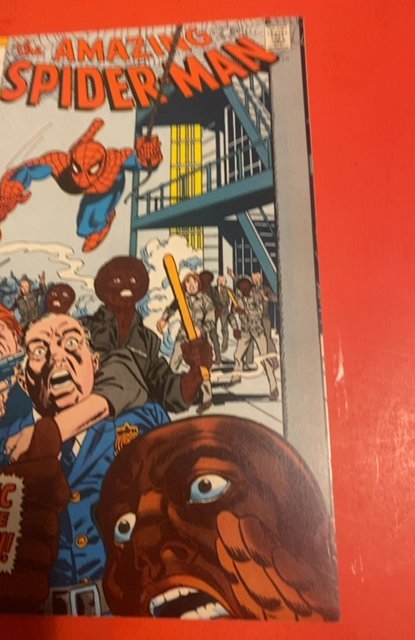 The Amazing Spider-Man #99 (1971)panic in the prison
