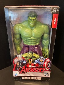 Hasbro 2015 Marvel Avengers Titan Series Incredible Hulk Figure - Damaged Box 