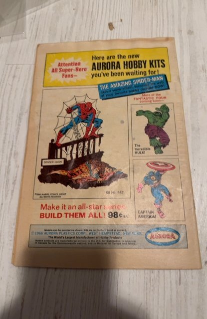 Fantastic Four #59 (1967)inhumans/Sulver surfer/Dr doom Foxing/Ripling