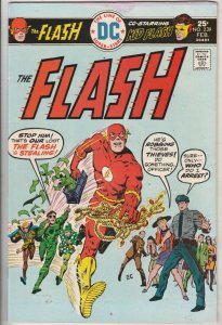 Flash, The #239 (Feb-76) VF Mid-Grade Flash