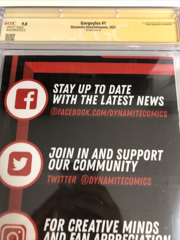 Gargoyles (2022) # 1 (CGC 9.8 SS) signed Tony Fleecs * Trish Forstner * Variant