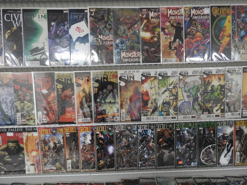 Huge Lot of 150+ Comics W/ Deadpool, Civil War, Infinity, +More! Avg. VF!