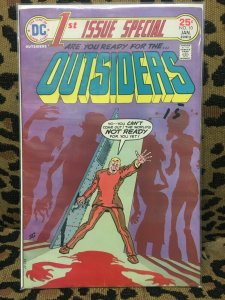 1st ISSUE SPECIAL #10 OUTSIDERS - January 1976 - FINE- Joe Simon/Grendenetti