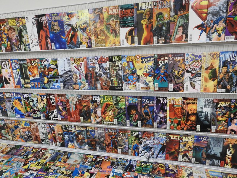 Huge Lot 210+ Comics W/ Superman, Green Lantern, Preacher, +More! Avg VF- Cond!