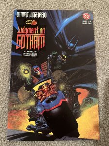 Batman/Judge Dredd: Judgment on Gotham (1991)