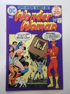 Wonder Woman #213 (1974) VF Condition!