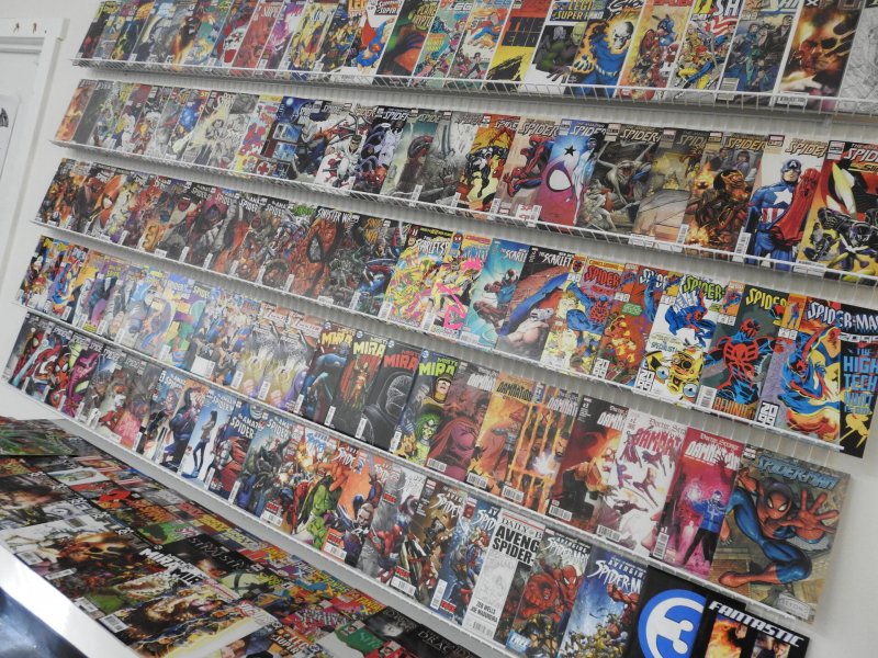 Huge Lot of 200+ Comics W/  Spiderman, Ghost Rider, +More! Avg VF Condition!