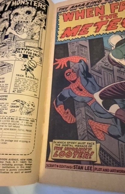 The Amazing Spider-Man #36 (1966)when falls theMeteor some foxxing