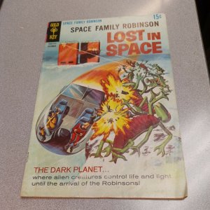 Space Family Robinson Lost In Space 31 Gold Key 1968 silver age scifi comics tv