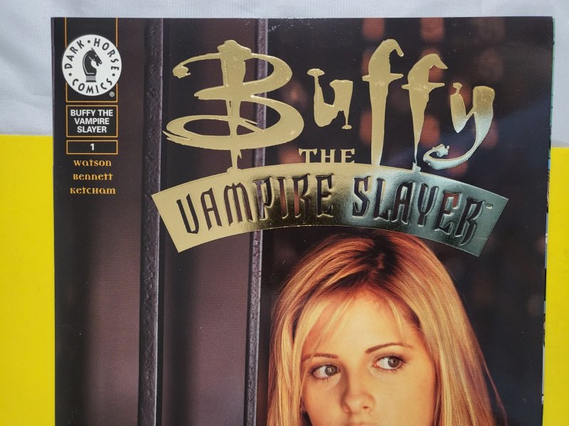 Buffy The Vampire Slayer #1 Another Universe Gold Foil Exclusive Variant-Error