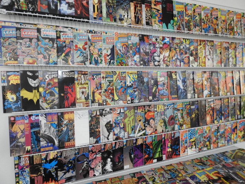 Huge Lot  170+ Comics W/ Batman, Justice League, Kingdom Come, +More! Avg FN+ !