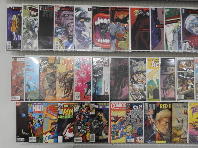 Huge Lot 140+ Comics W/ Scooby Apocalypse, izombie, Secret Wars II, Avg VF Cond