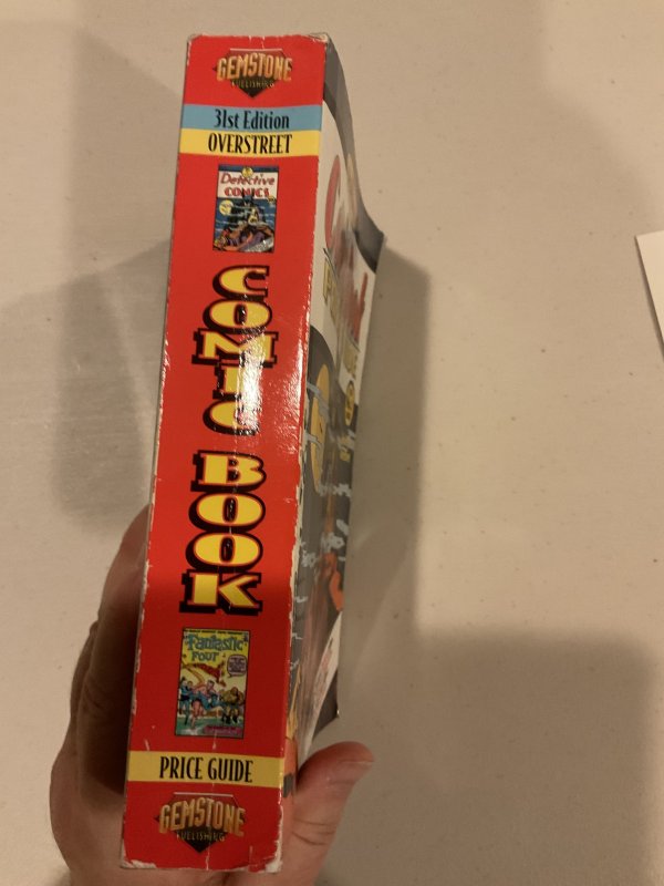 Overstreet Comic Book Price Guide #31  2001  TPB  Batman Cover!