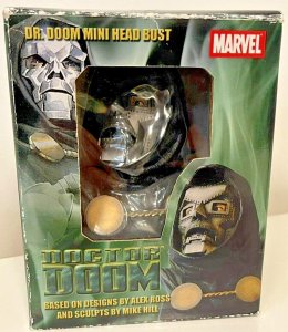 Diamond Select Doctor Doom Mini Head Bust Statue Based On Art By Alex Ross