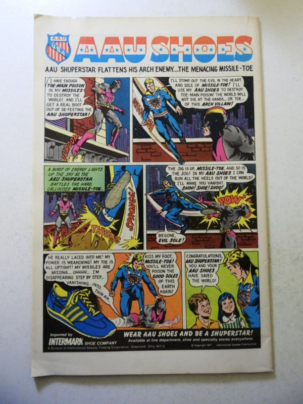 DC Super-Stars 17 1st App of Huntress! VG/FN Condition